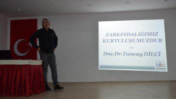 İlçemiz Ayaş Halk Eğitim Merkezinde Cumhuriyet Üniversitesi Öğretim Görevlisi Sayın Doç. Dr. Tuncay DİLCİ "Dijital Bağımlılık" Konulu bir Konferans Verdi